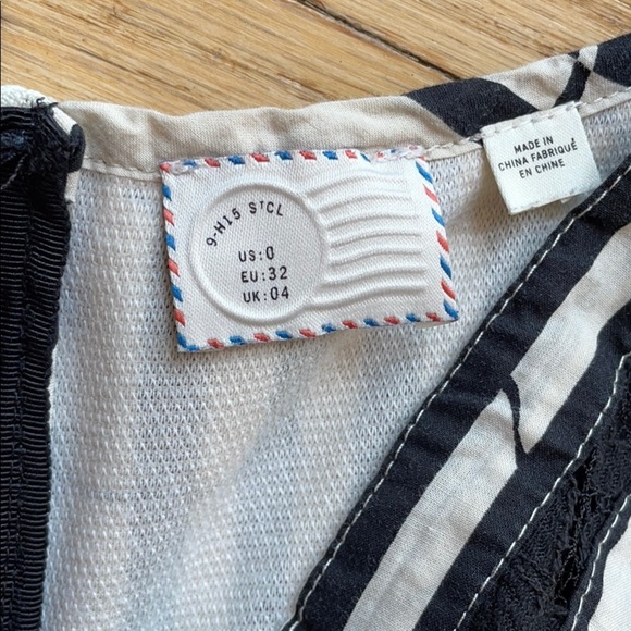 Anthropologie dress, black and white, size 0 - Picture 4 of 13